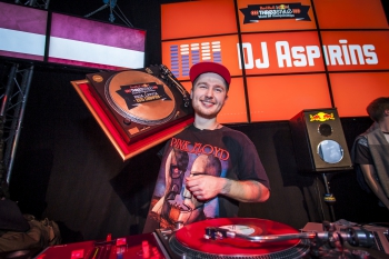"Red Bull Thre3style" skatuve
