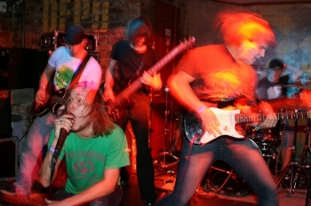 Grupa "SideMind" meklē basģitāristu
