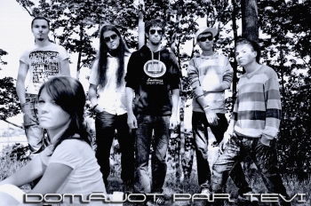 Grupa "Rock The Nation" ieraksta pirmo singlu "Domājot par tevi"
