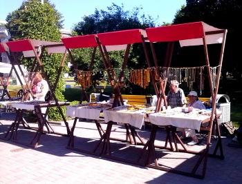 Amatnieki un mājražotāji tiek aicināti pieteikties Ielu teātra festivāla tirdziņā Rožu laukumā